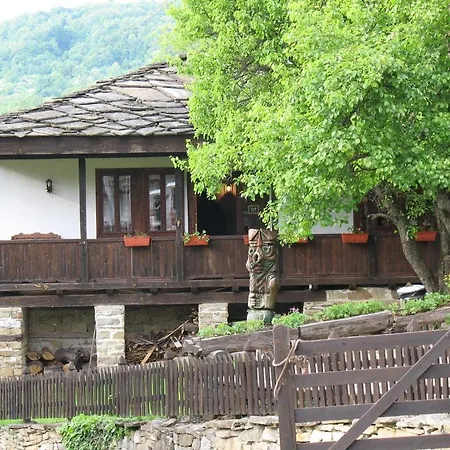Semesterbostad Dzhelepova Guest House- Pool Access *