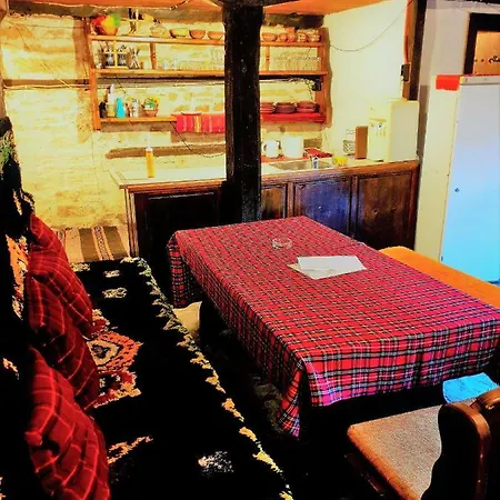 Semesterbostad Dzhelepova Guest House- Pool Access *