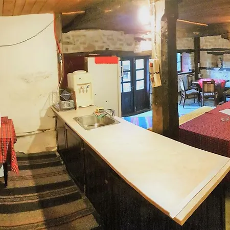 Semesterbostad Dzhelepova Guest House- Pool Access Bozhentsi