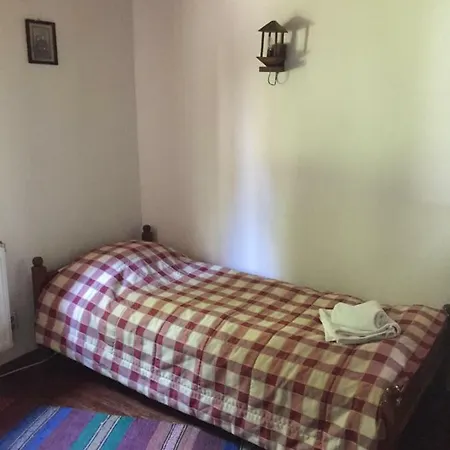 Semesterbostad Dzhelepova Guest House- Pool Access Bozhentsi