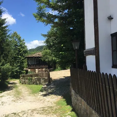 Dzhelepova Guest House- Pool Access *