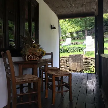 Dzhelepova Guest House- Pool Access Semesterbostad *