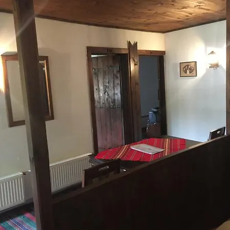 Semesterbostad Dzhelepova Guest House- Pool Access *